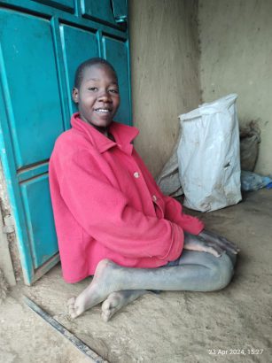 Mary begrüßt uns mit einem herzlichen Lächeln